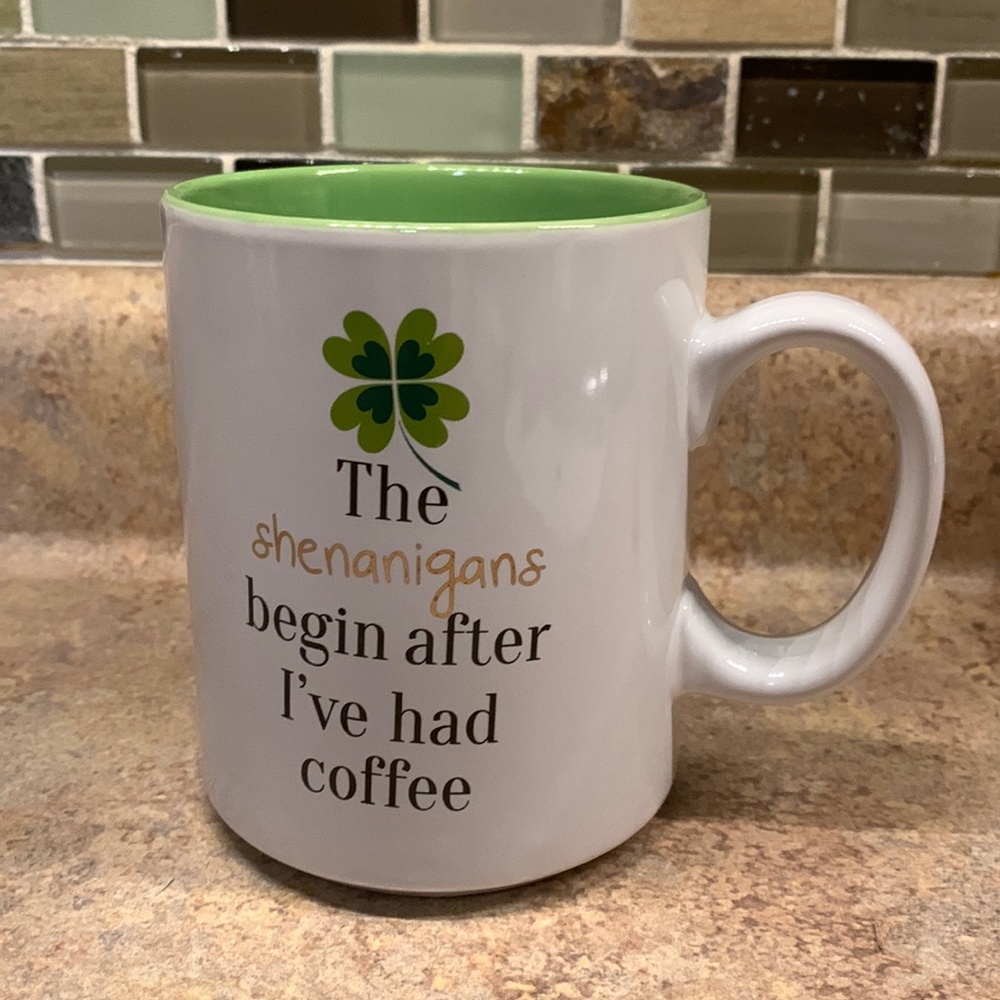 ♥️LOVE YOUR MUG♥️-COFFEE CUP- “THE SHENANIGANS BEGIN AFTER IVE HAD COFFEE”🍀